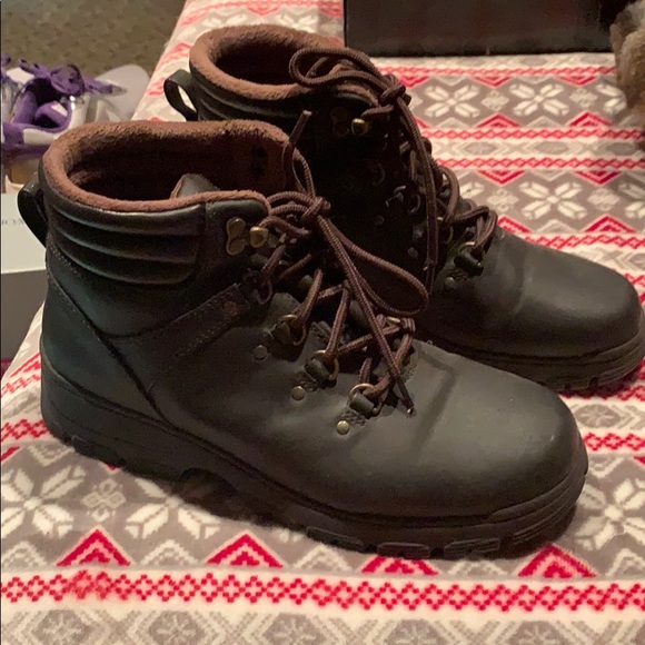 rugged outback hiking boots